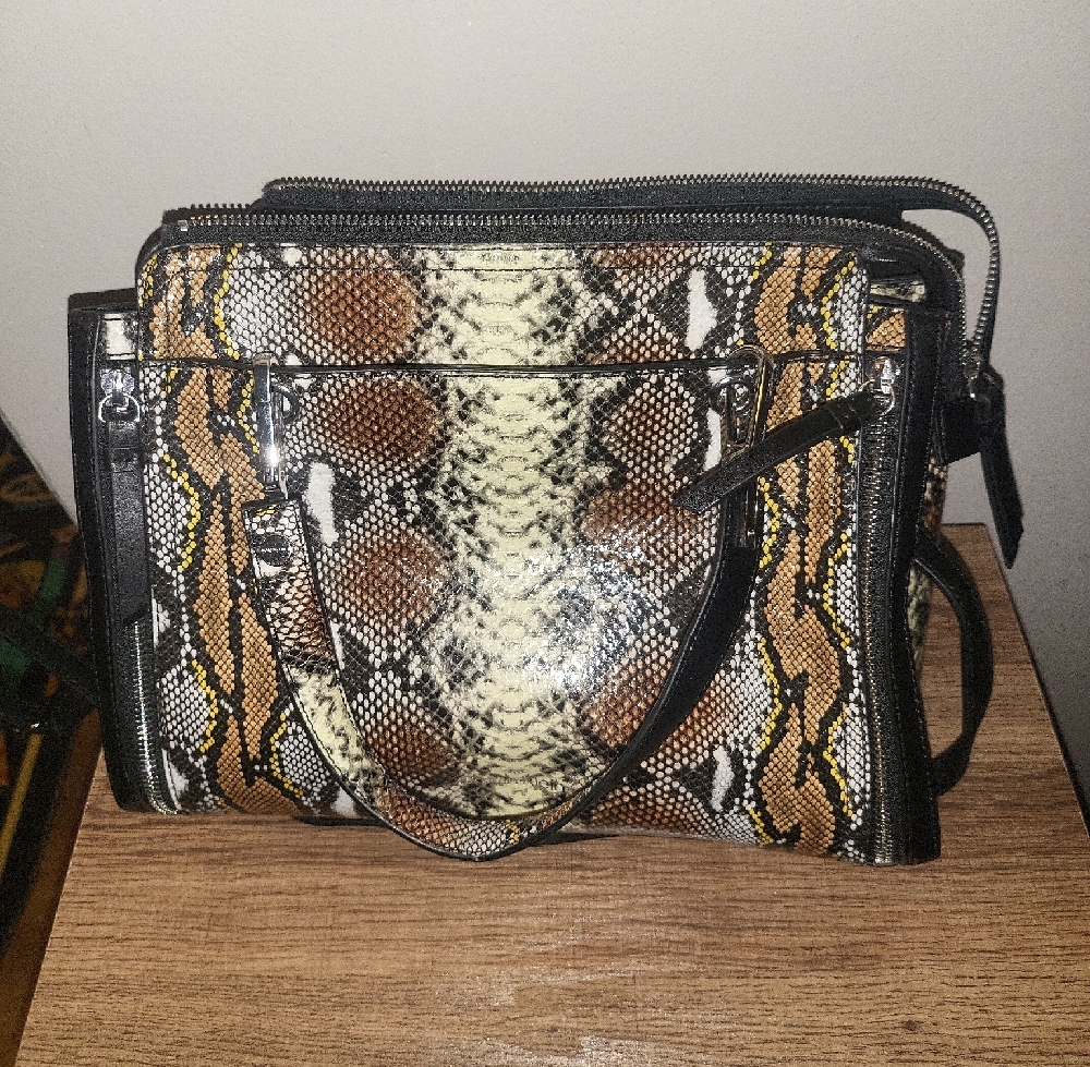 Stylish Snake Print Handbag
